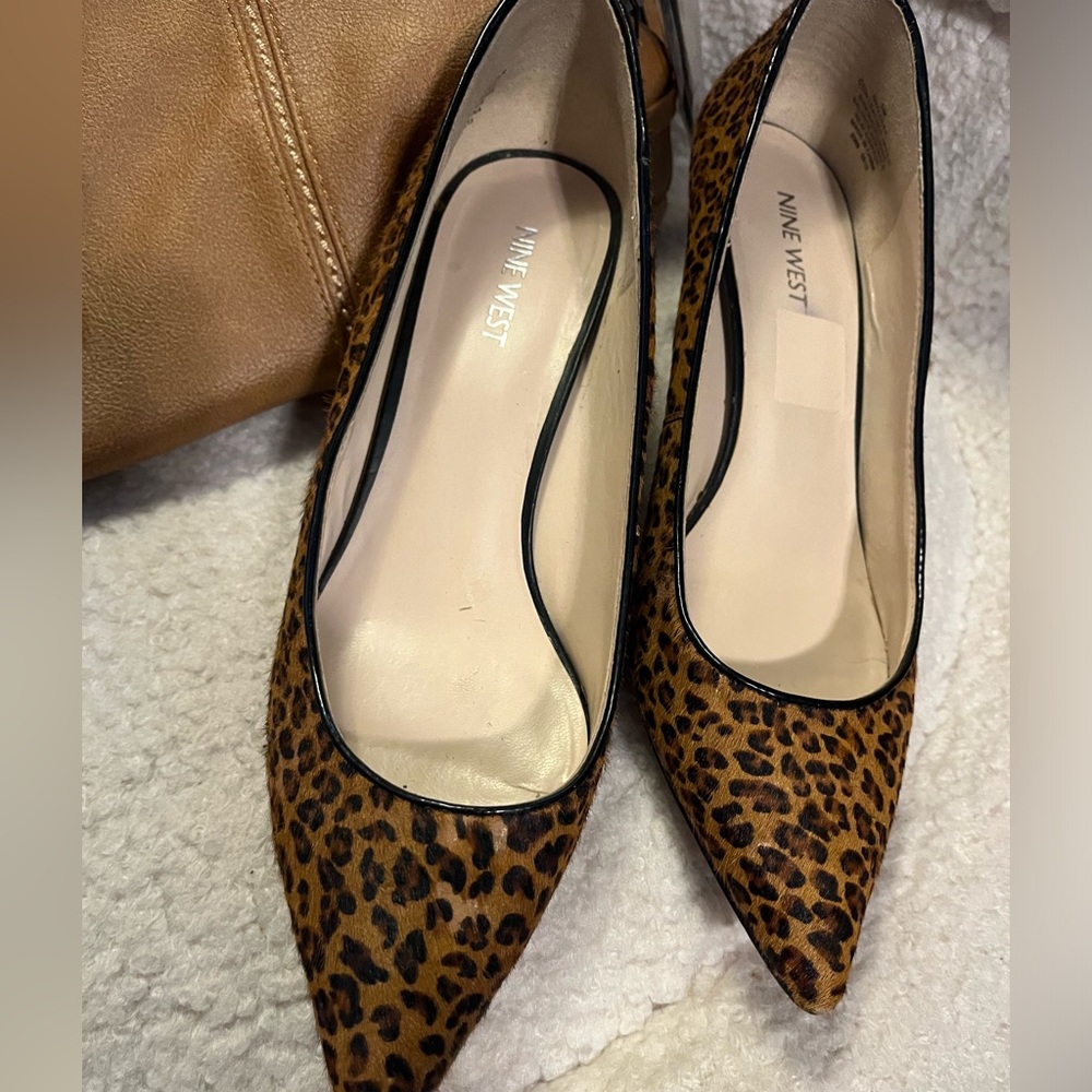 Animal print kitten heel pump 😻